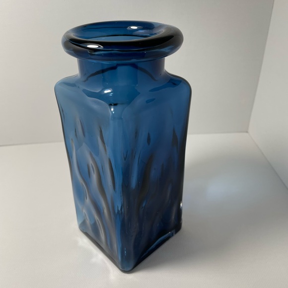 Hobby Lobby Blue Glass Vase. - Picture 3 of 4